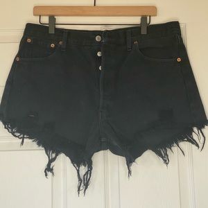Levi’s 501 Black Distressed Cutoff shorts W36